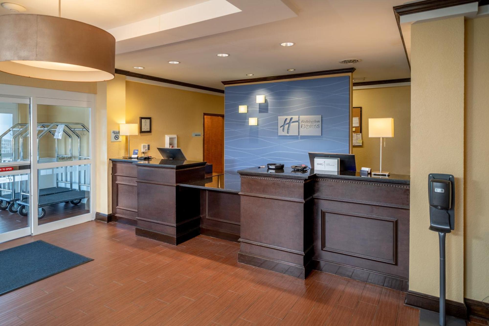 Holiday Inn Express & Suites Lebanon By Ihg Exterior foto