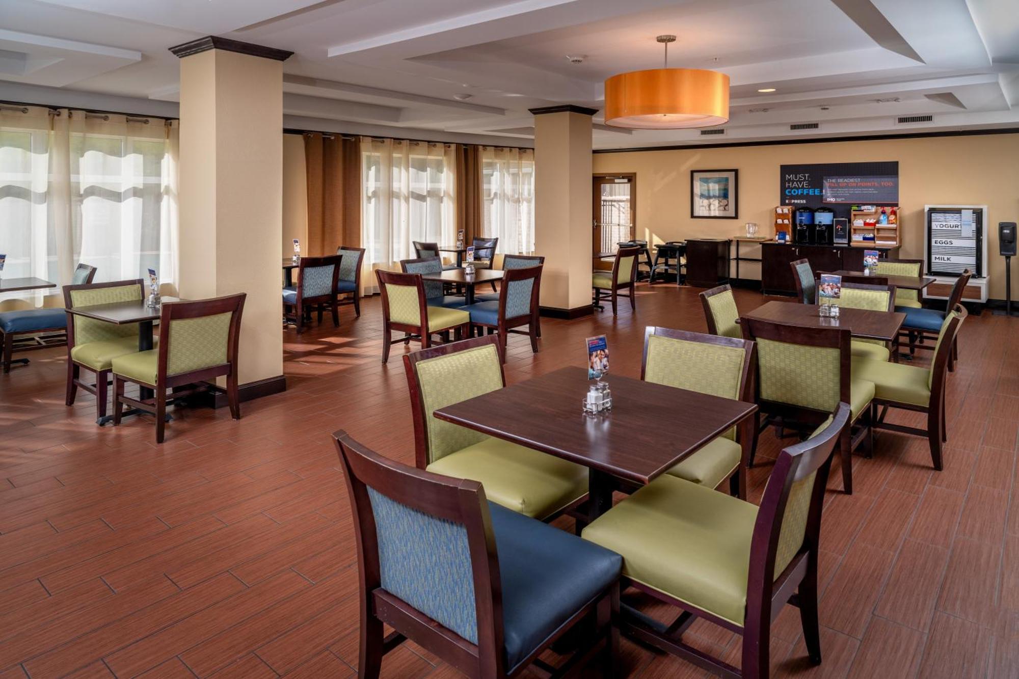 Holiday Inn Express & Suites Lebanon By Ihg Exterior foto