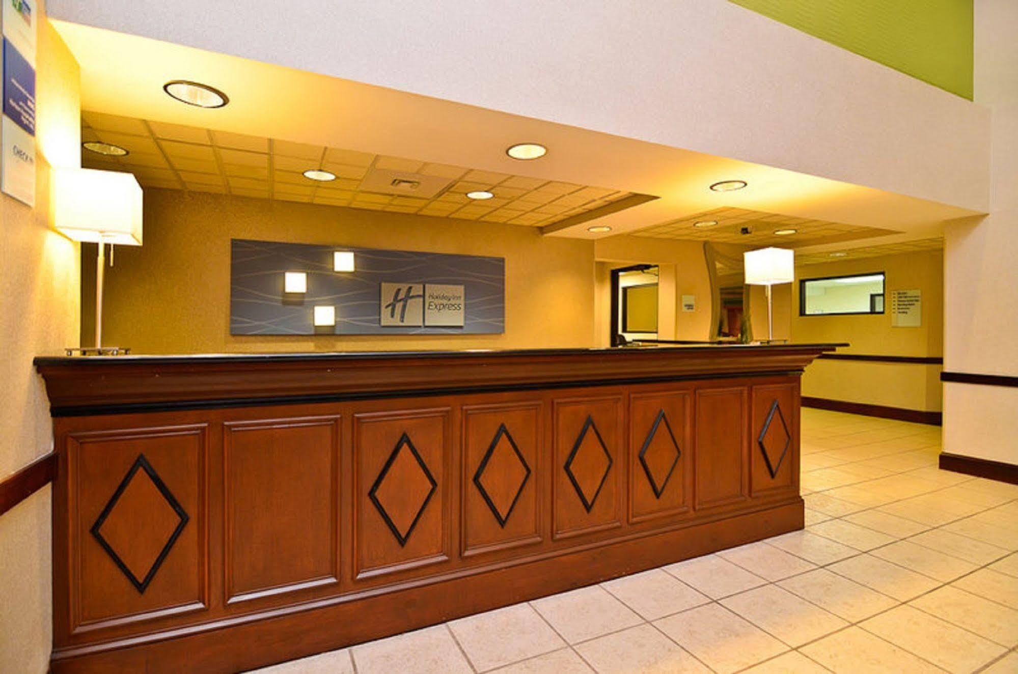 Holiday Inn Express & Suites Lebanon By Ihg Exterior foto